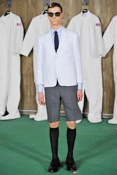 Look 18